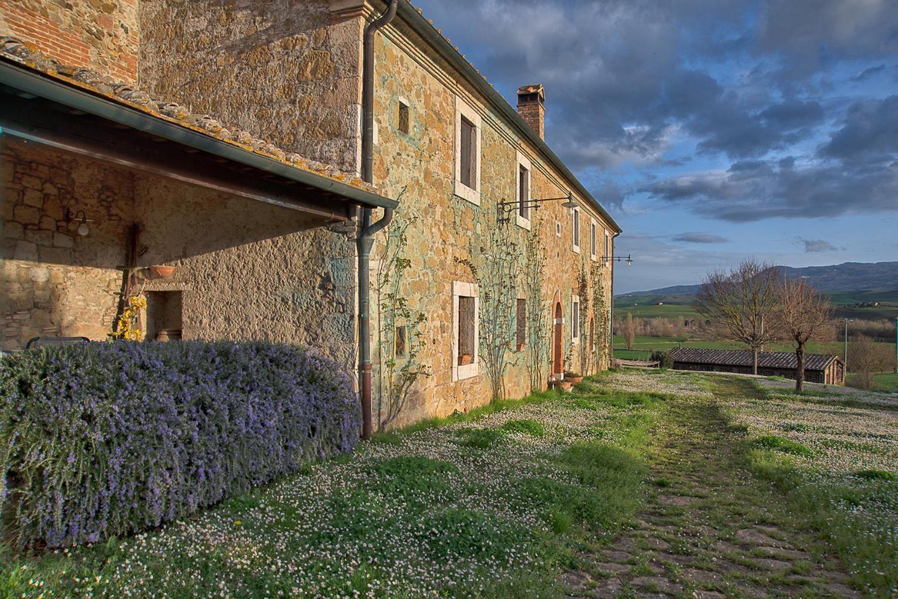 Agriturismo Le Sorbelle D'Orcia Con Piscina Пиенца Экстерьер фото