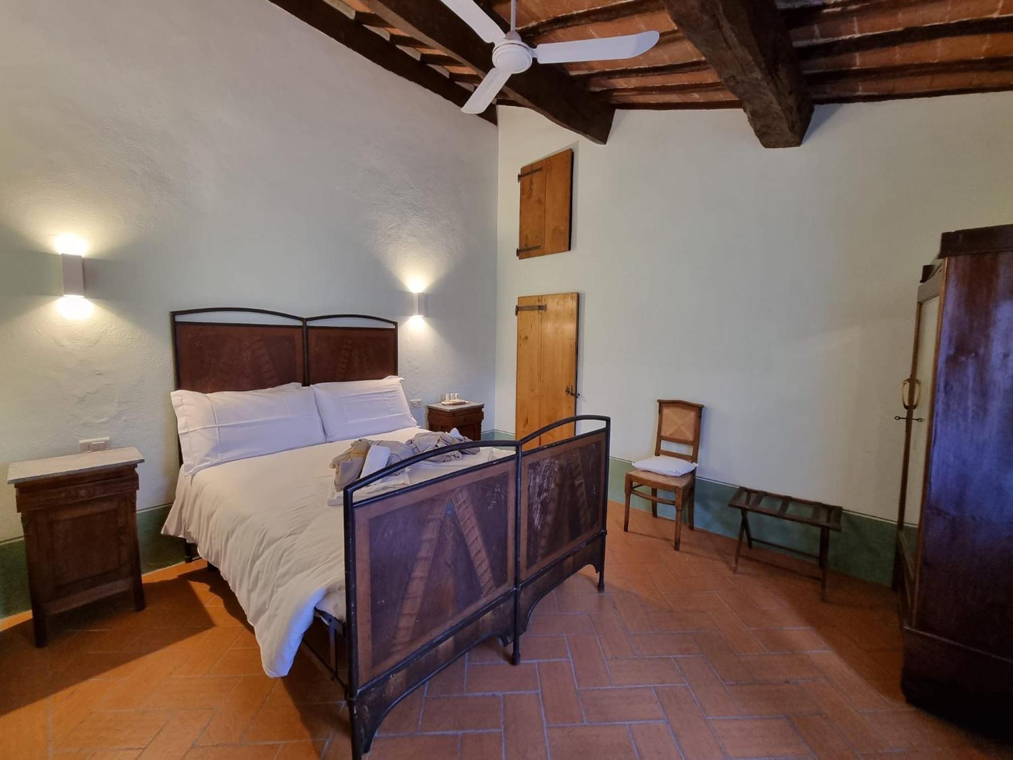 Agriturismo Le Sorbelle D'Orcia Con Piscina Пиенца Экстерьер фото