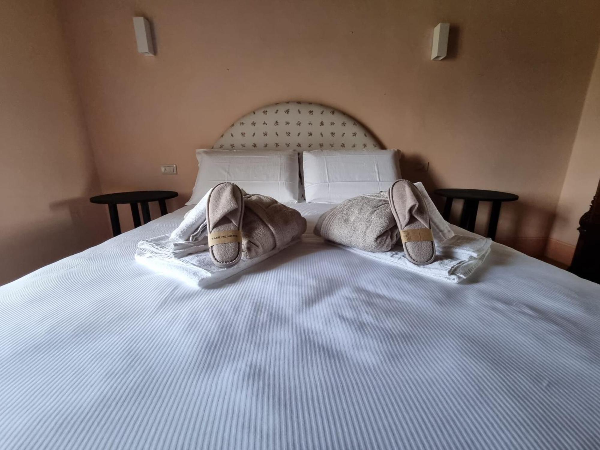Agriturismo Le Sorbelle D'Orcia Con Piscina Пиенца Экстерьер фото